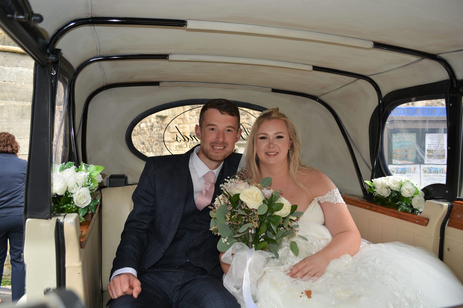 DSC_0172copy Wedding car and bride and groom